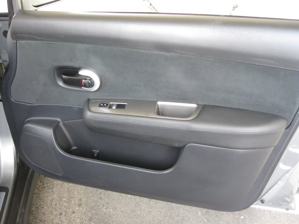 Used 2012 Nissan Versa 1.8 S w/ Special Edition Pkg FWD image 35