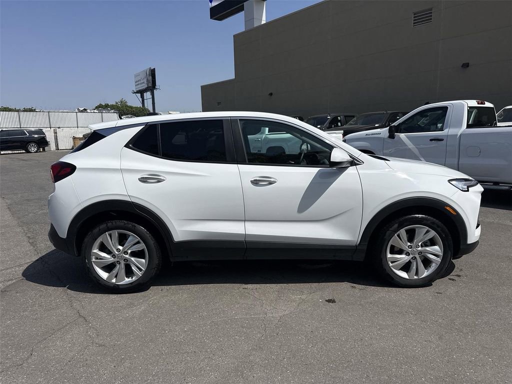 Used 2025 Buick Encore GX Preferred FWD image 2