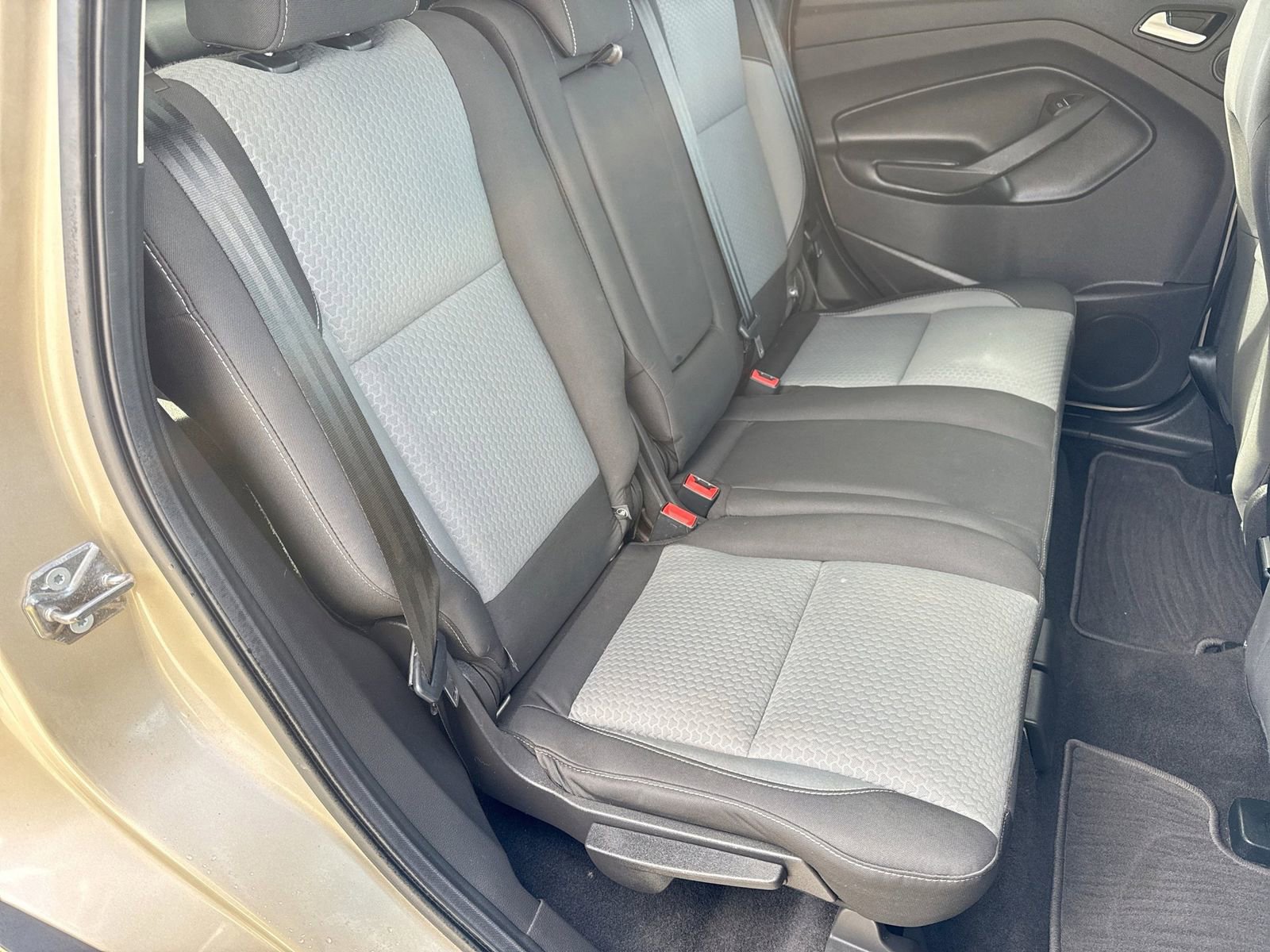 Used 2017 Ford Escape SE w/ Equipment Group 201A image 19