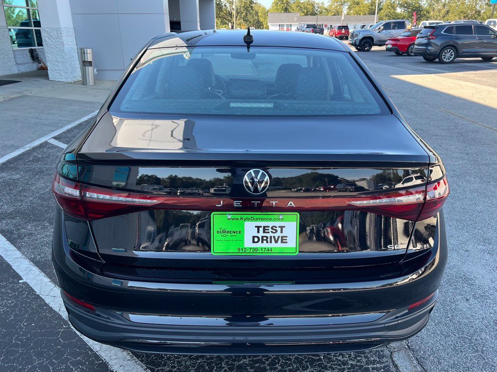 Used 2025 Volkswagen Jetta SE FWD image 6