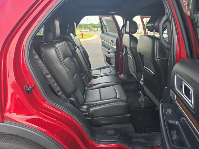 Used 2017 Ford Explorer Limited w/ Equipment Group 303A AWD/4WD image 8