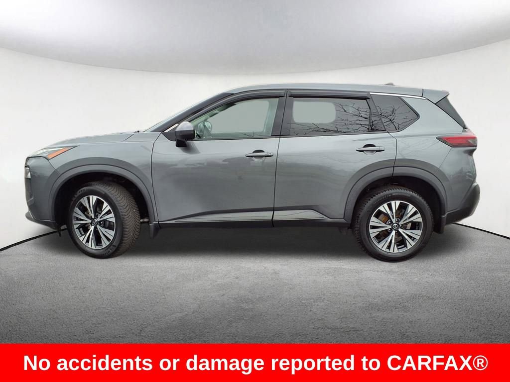 Used 2021 Nissan Rogue SV image 2