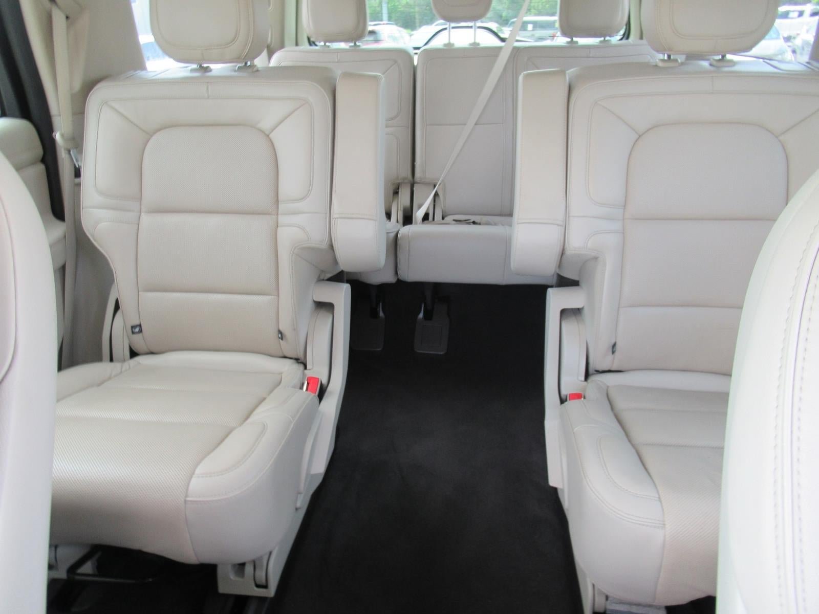 Used 2019 Lincoln Navigator Reserve AWD/4WD image 39