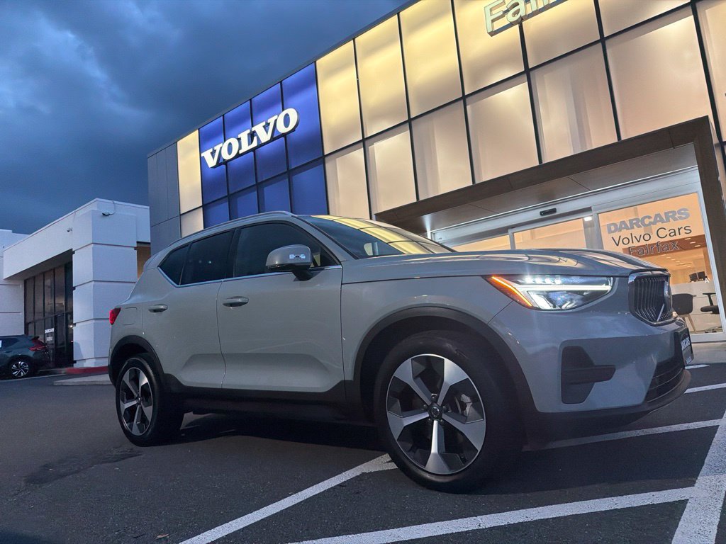 Certified 2024 Volvo XC40 B5 Core