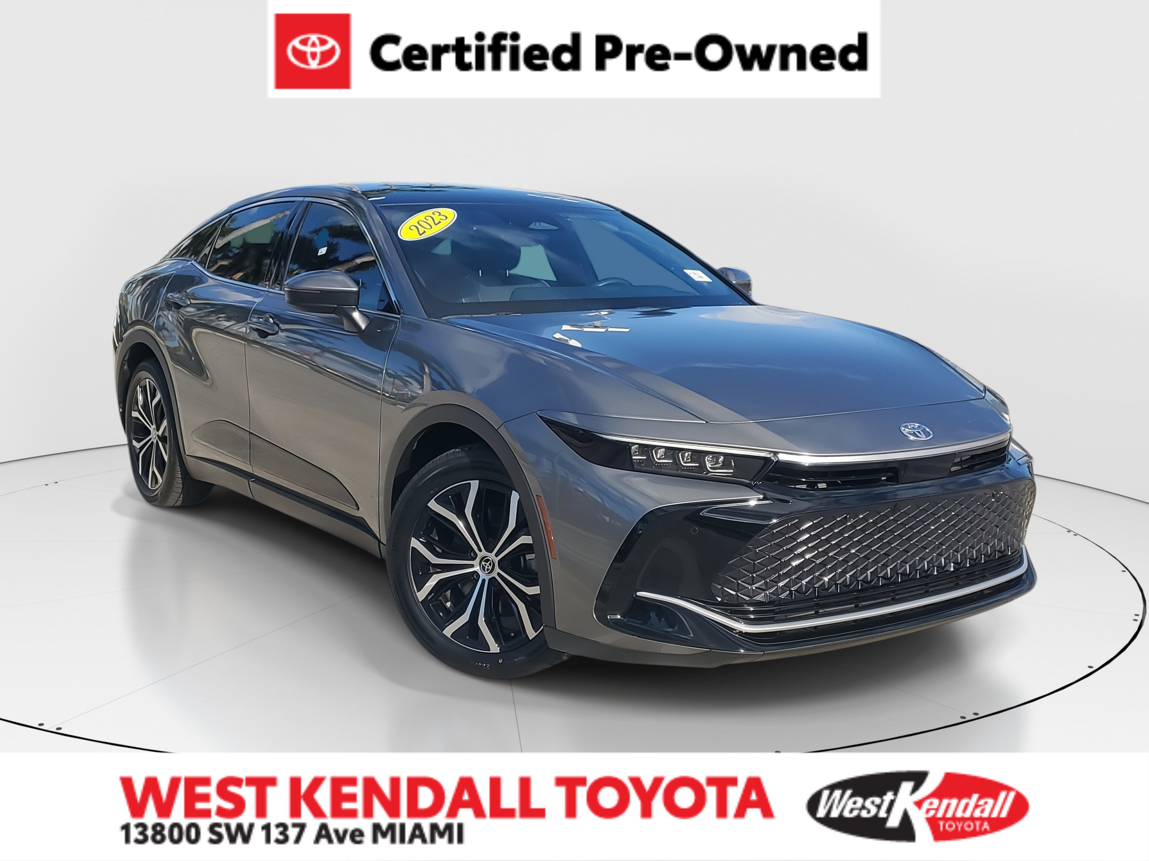 Used 2023 Toyota Crown Limited image 1