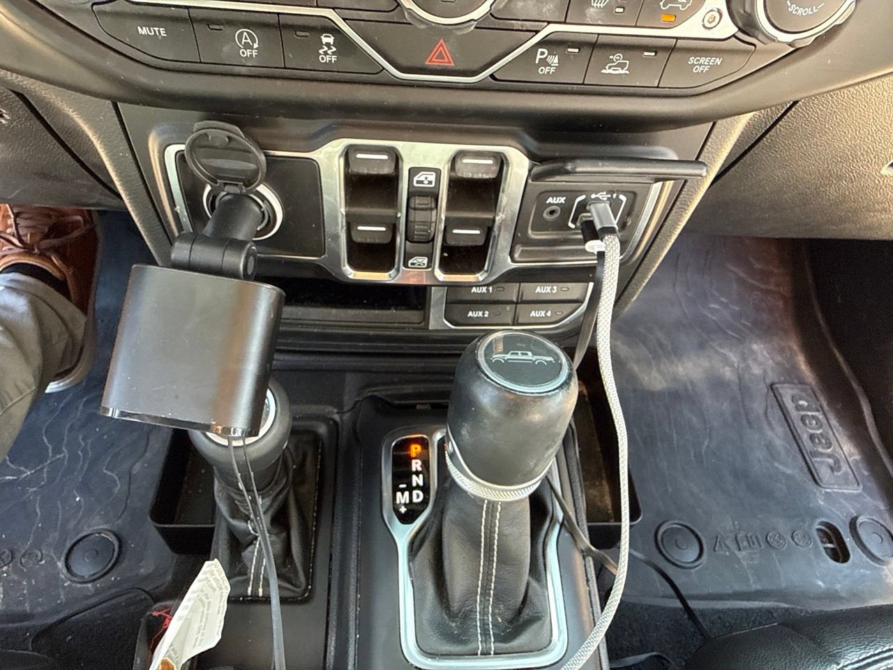 Used 2021 Jeep Gladiator Overland w/ Popular Equipment Package AWD/4WD image 9