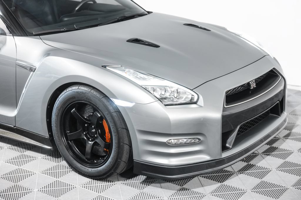 Used 2015 Nissan GT-R Black Edition AWD/4WD image 5