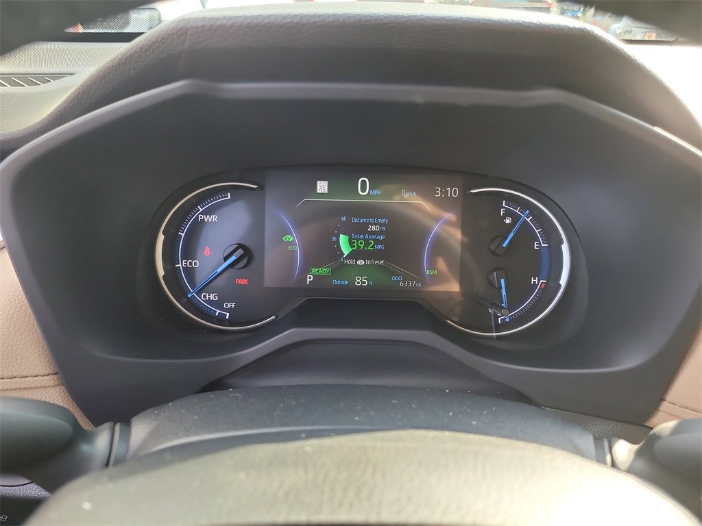 Used 2025 Toyota RAV4 XLE Premium image 30