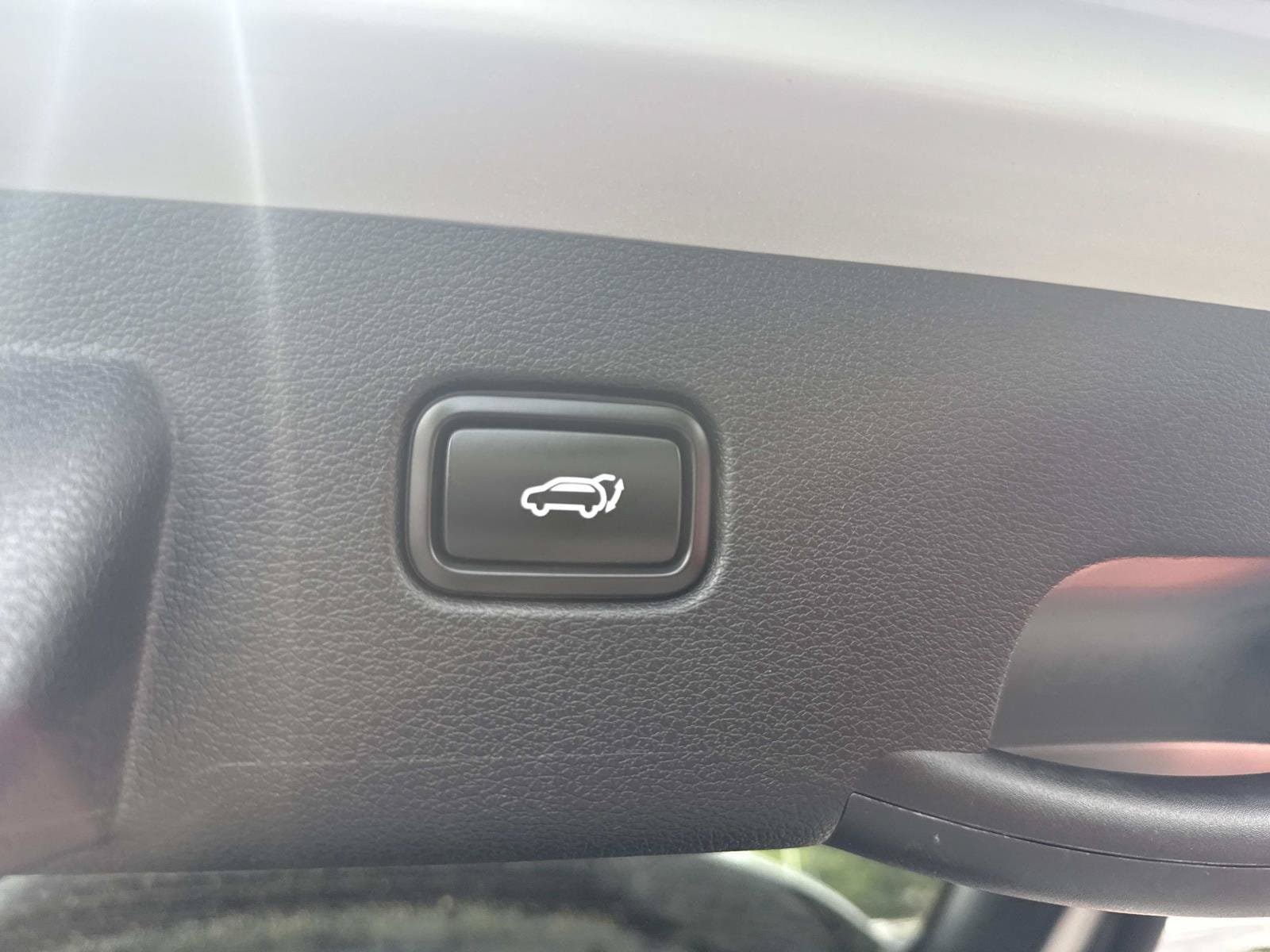 Used 2025 Kia Sportage X-Line w/ Premium Package AWD/4WD image 8