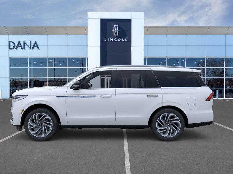 New 2025 Lincoln Navigator Reserve image 3