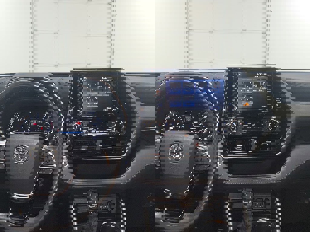 Certified 2021 Toyota Highlander XLE image 18