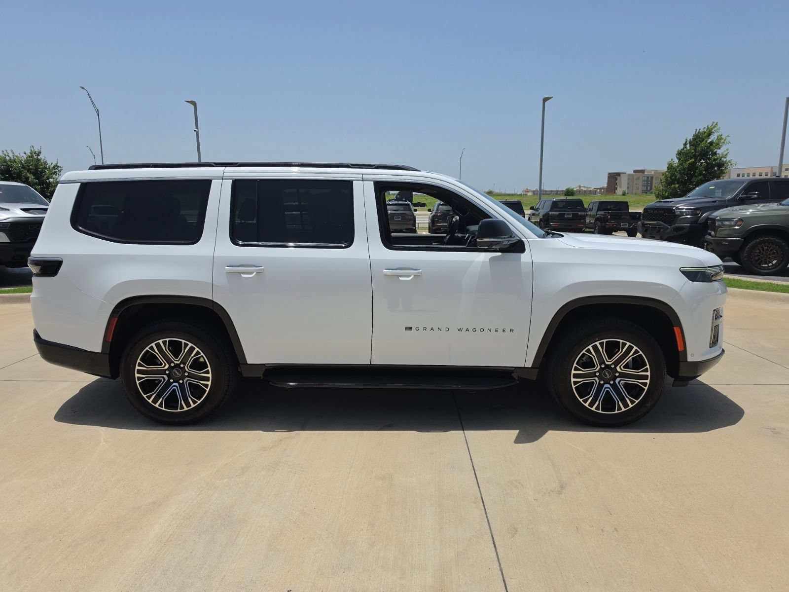 New 2026 Jeep Grand Wagoneer 4WD w/ Premium Group I image 6