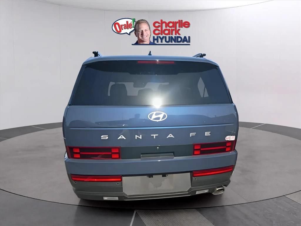 Used 2025 Hyundai Santa Fe SEL FWD image 3