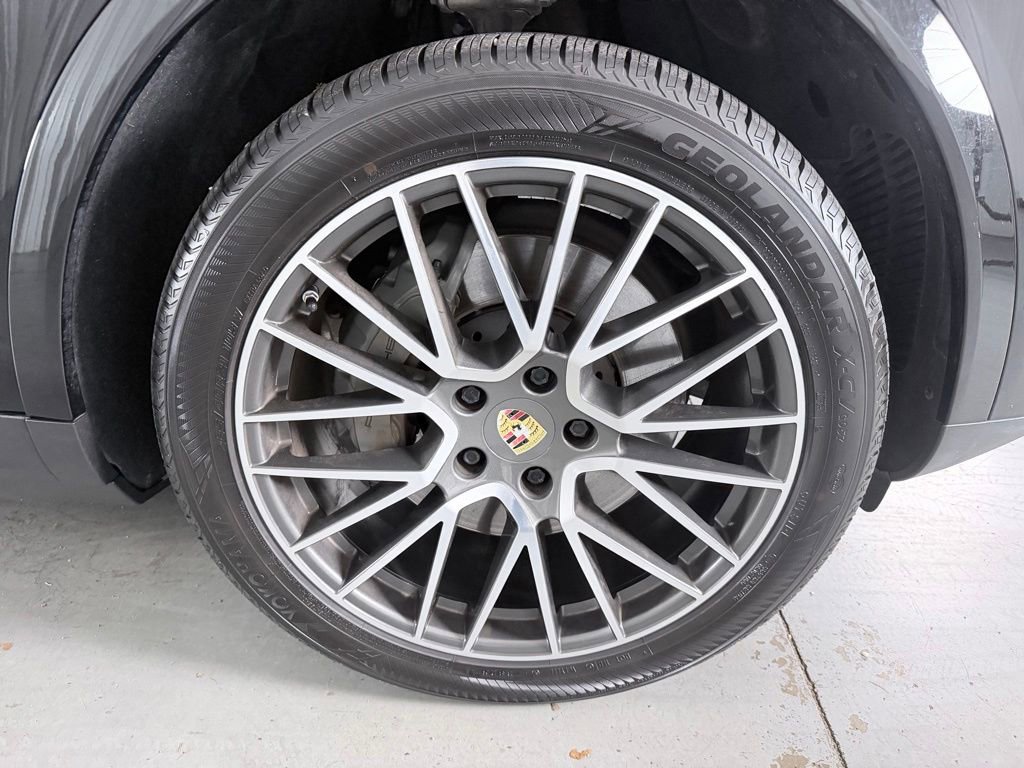 Used 2019 Porsche Cayenne S AWD/4WD image 5
