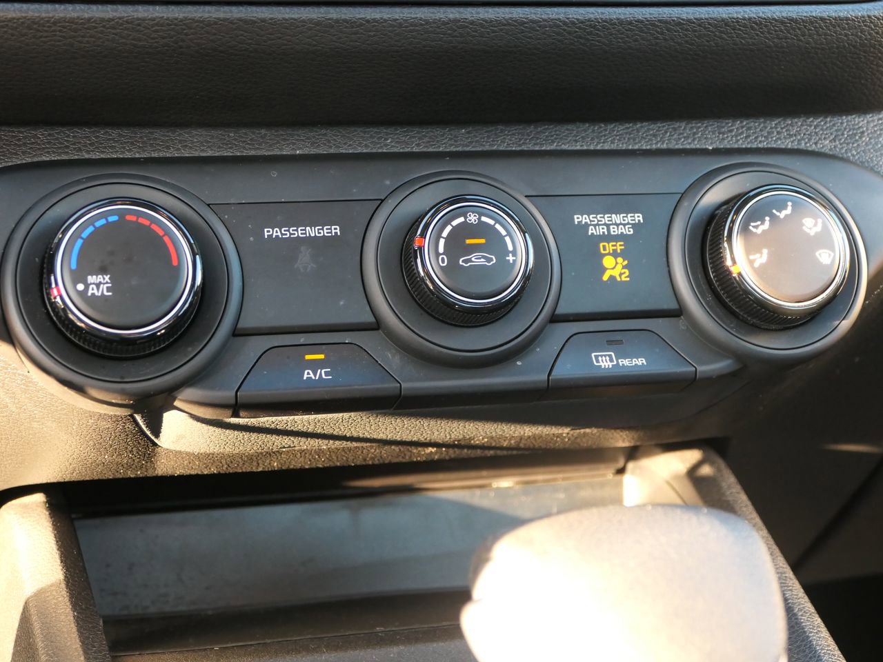 Used 2023 Kia Forte LXS w/ LXS Technology Package image 20