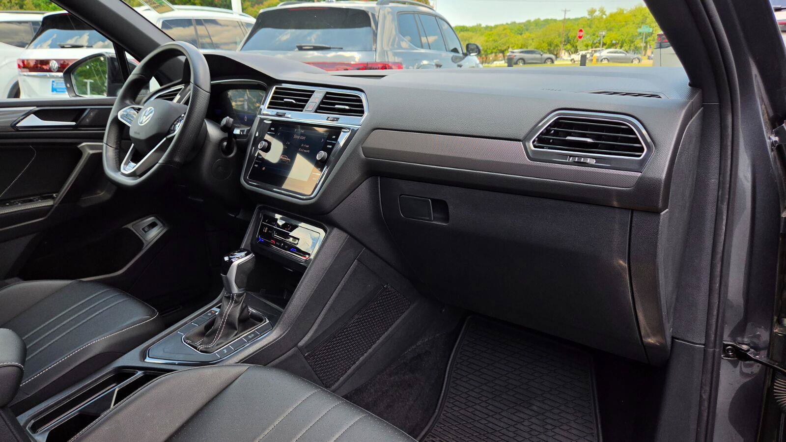 Certified 2024 Volkswagen Tiguan SE R-Line FWD image 52