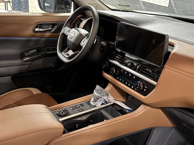 New 2026 Nissan Pathfinder Platinum image 8