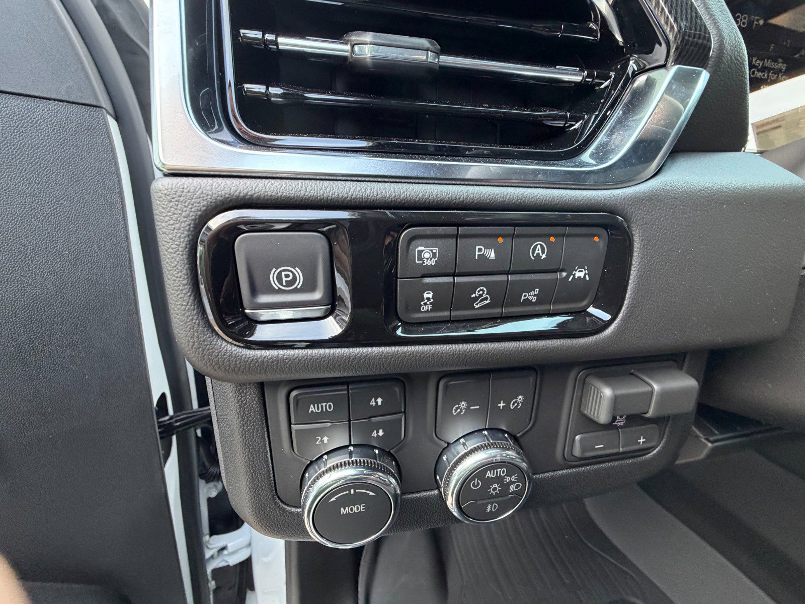 New 2026 GMC Yukon Elevation w/ Elevation Premium Package image 10