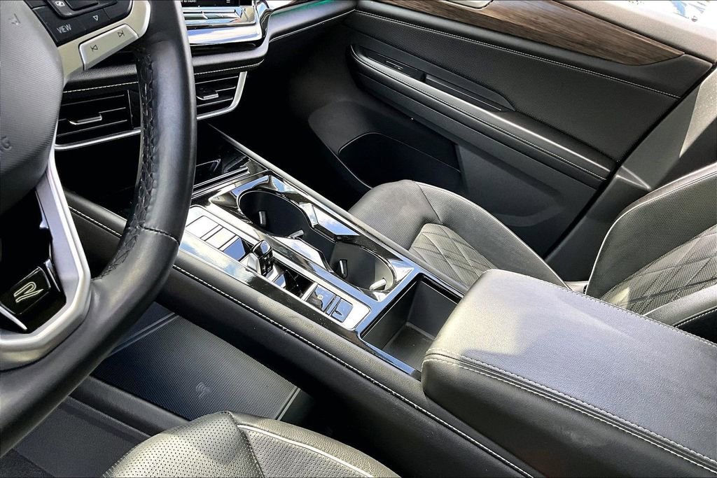 Certified 2024 Volkswagen Atlas SEL Premium R-Line image 23