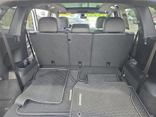Used 2024 Volkswagen Tiguan SE R-Line FWD image 24