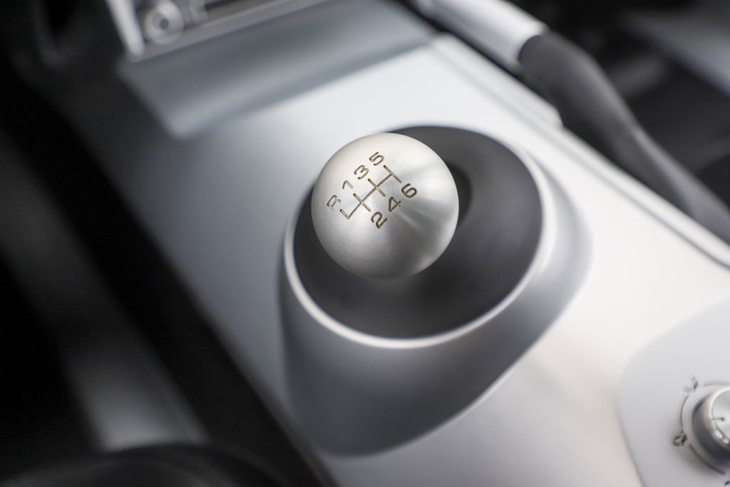 Used 2006 Ford GT RWD image 31