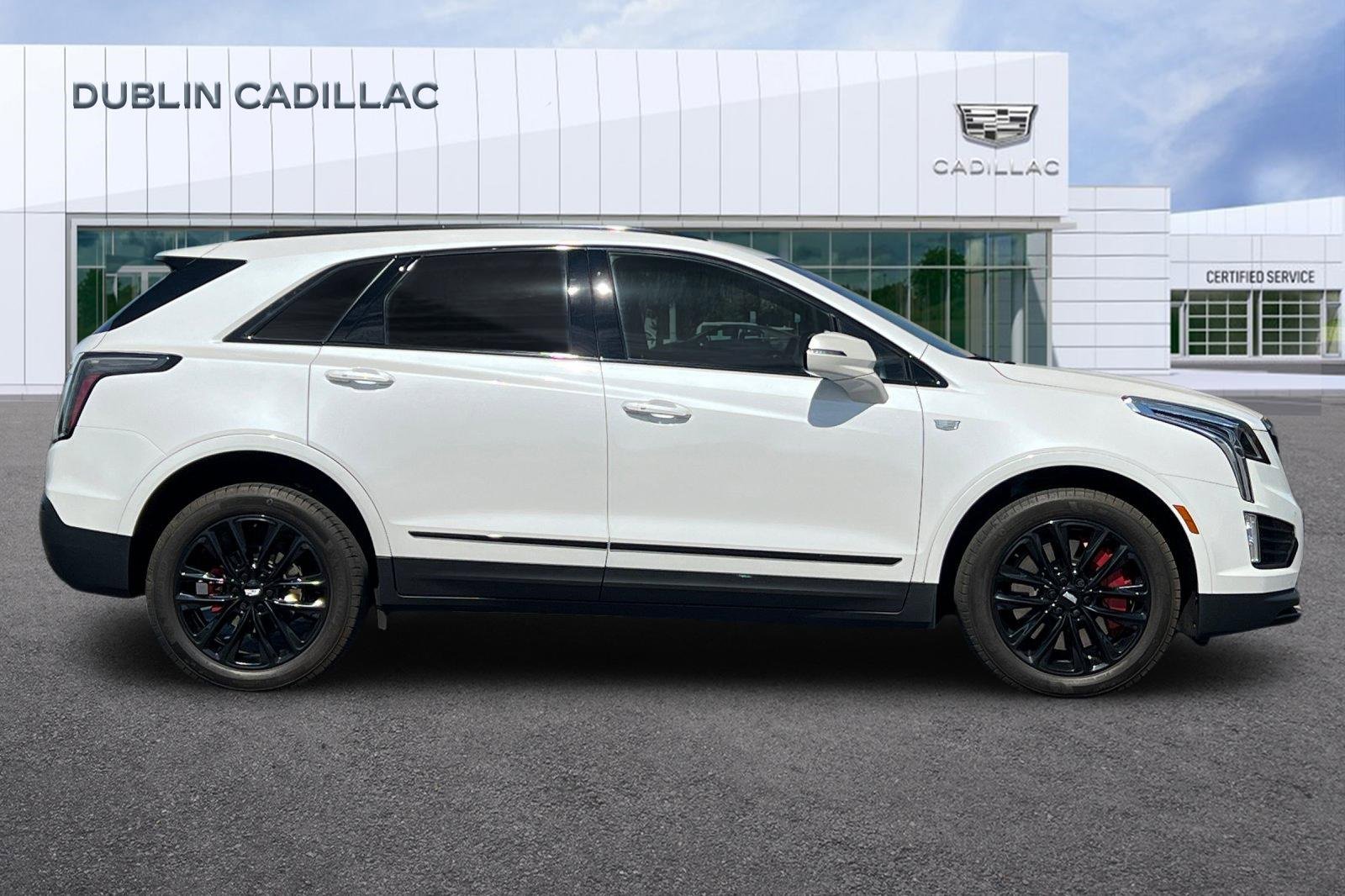 Used 2022 Cadillac XT5 Sportv w/ LPO, ONYX Package image 3