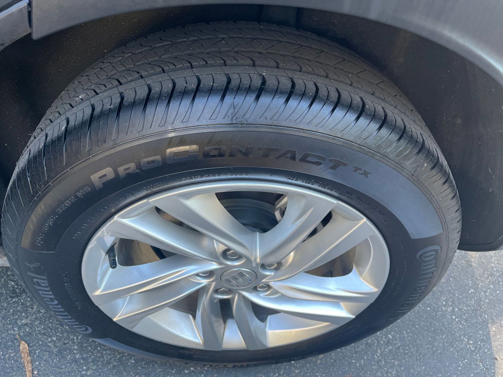 Used 2025 Buick Envista Preferred image 29