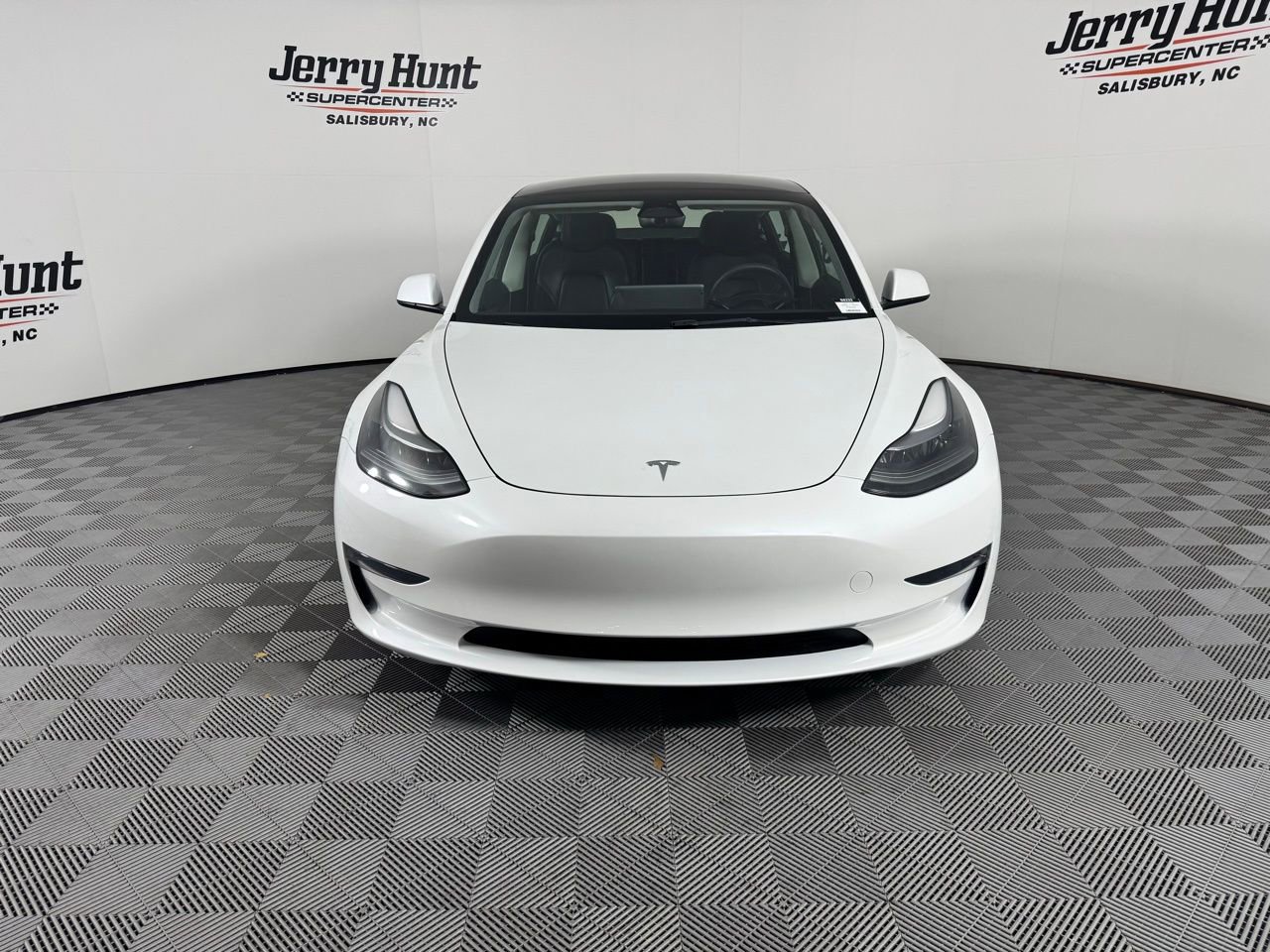 Used 2023 Tesla Model 3 Standard Range image 3