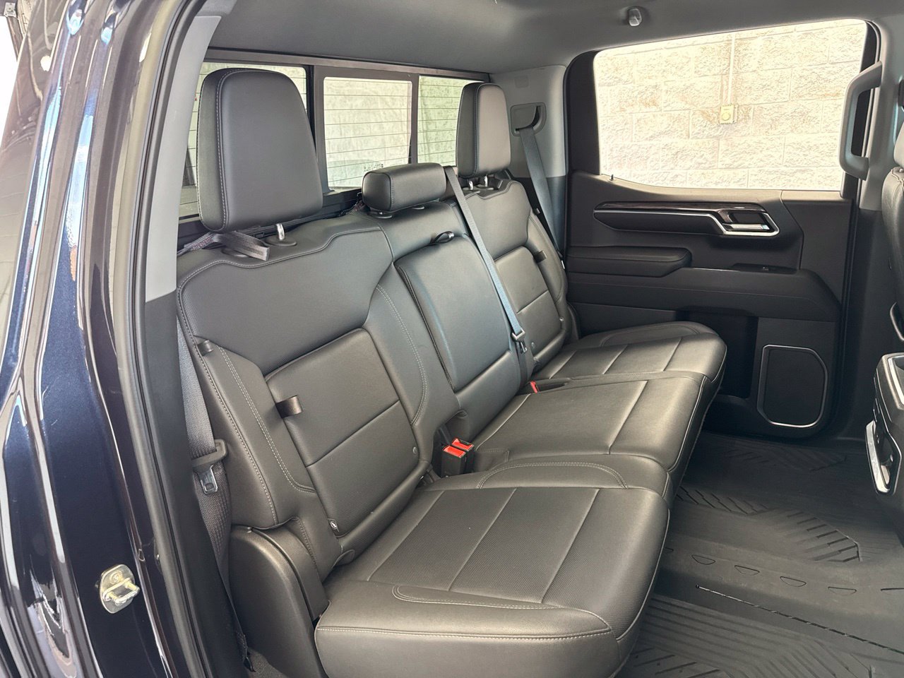 Used 2023 Chevrolet Silverado 1500 LTZ w/ LTZ Convenience Package II AWD/4WD image 43