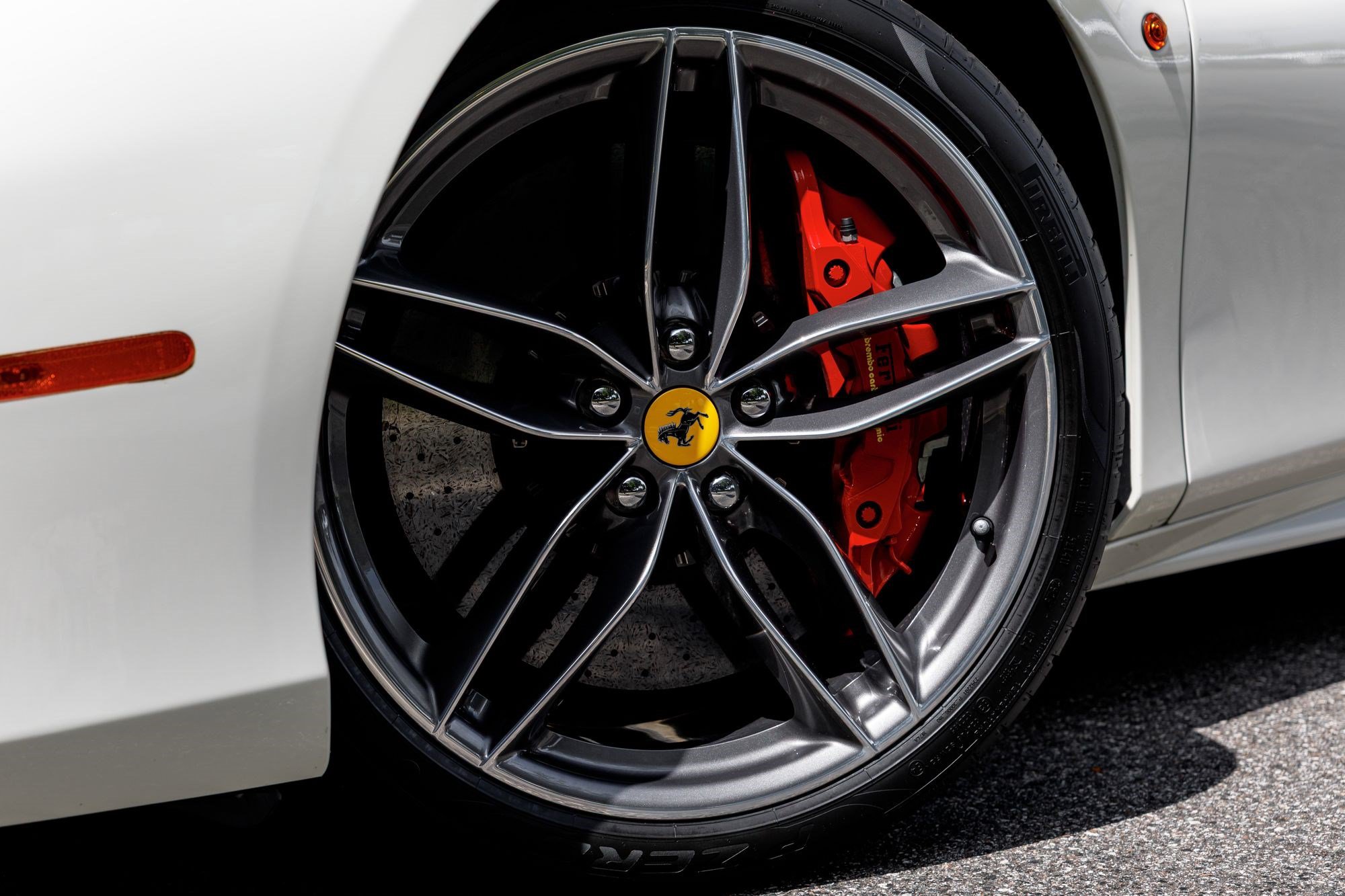 Used 2019 Ferrari 488 Spider RWD image 50
