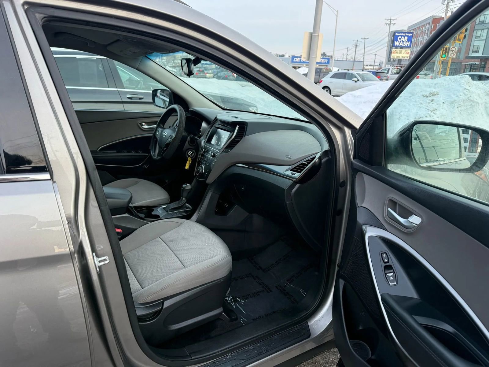 Used 2017 Hyundai Santa Fe Sport image 7