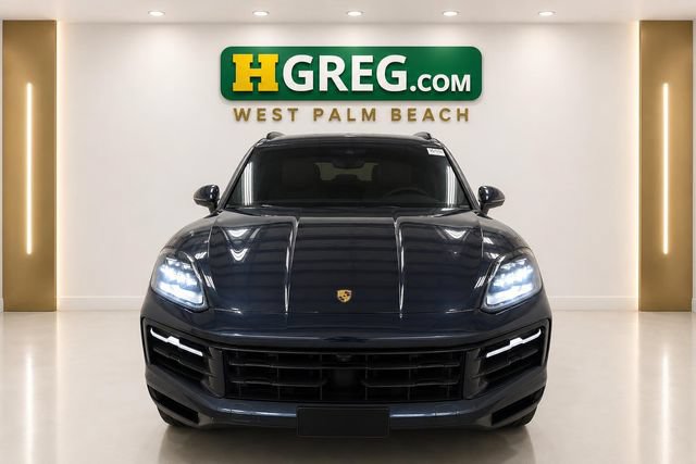 Used 2024 Porsche Cayenne AWD/4WD image 7