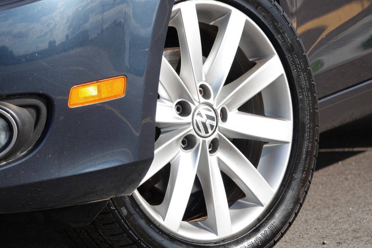 Used 2011 Volkswagen Golf TDI w/ Cold Weather Pkg FWD image 10
