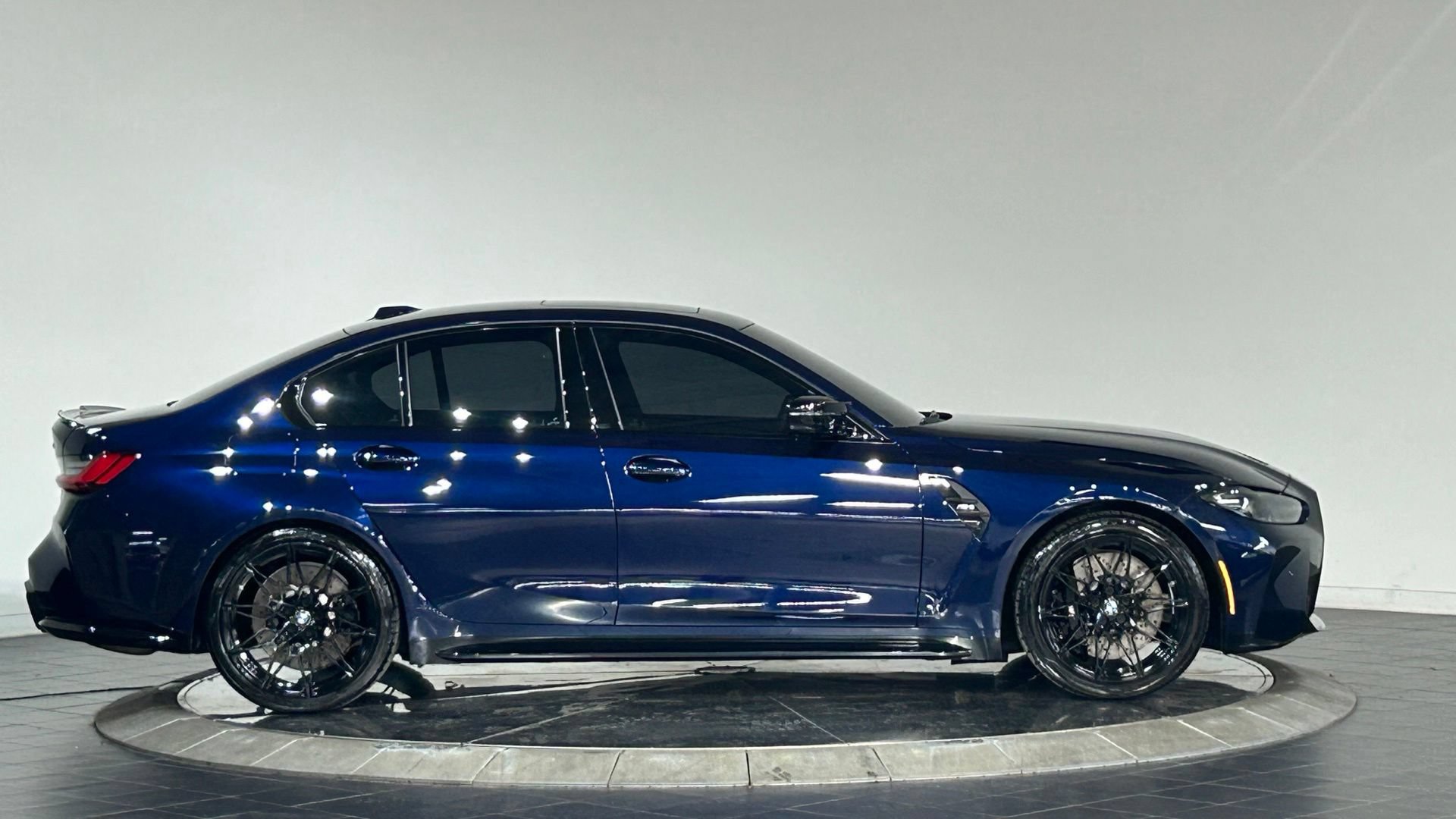 Used 2024 BMW M3 RWD image 11
