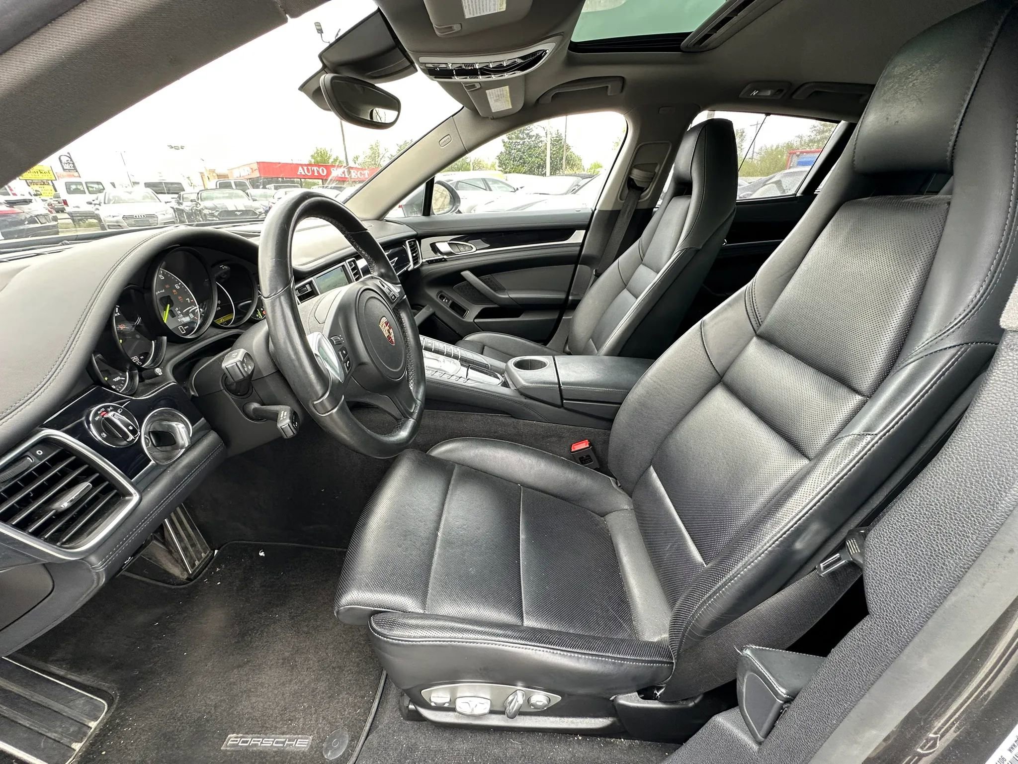 Used 2014 Porsche Panamera S image 10