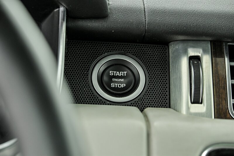 Used 2015 Land Rover Range Rover HSE AWD/4WD image 24