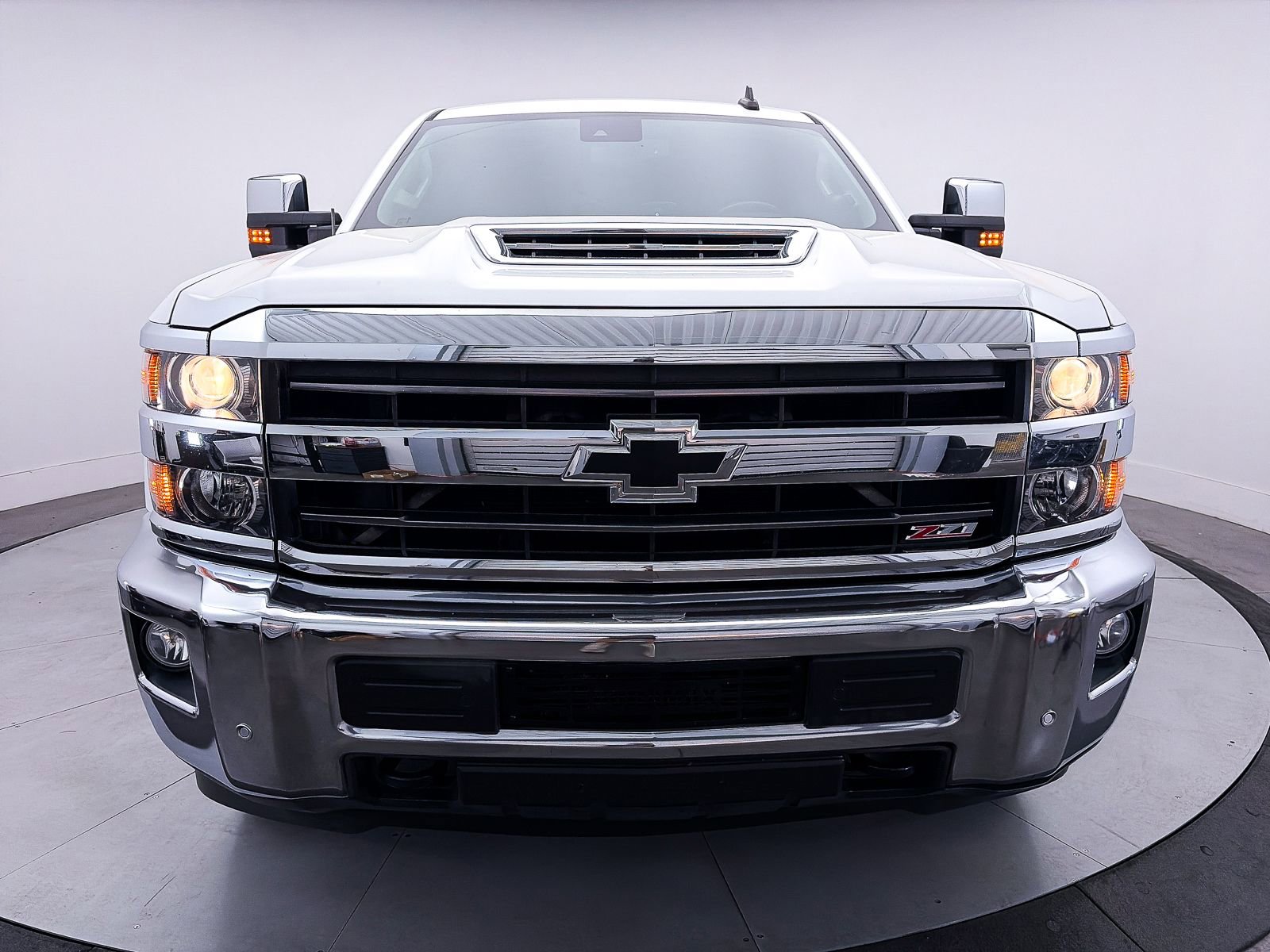 Used 2019 Chevrolet Silverado 2500 LTZ w/ Duramax Plus Package AWD/4WD image 15