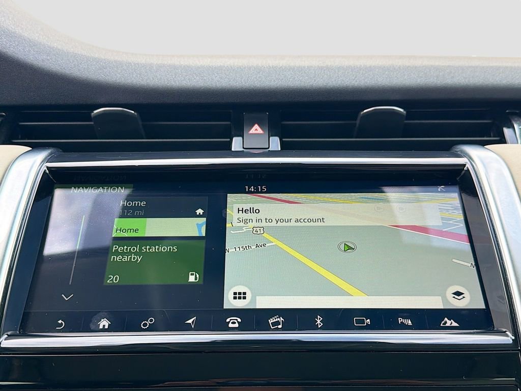 Used 2020 Land Rover Discovery Sport SE image 32