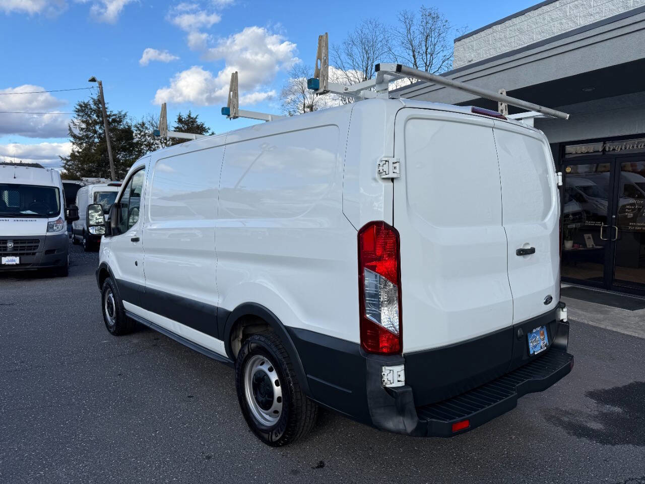 Used 2018 Ford Transit 250 130 Low Roof image 2
