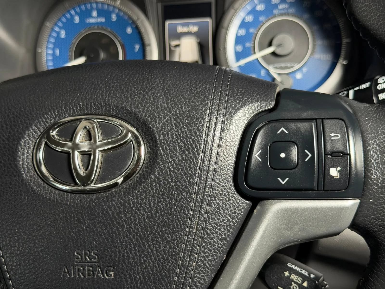 Used 2015 Toyota Sienna XLE Premium FWD image 28
