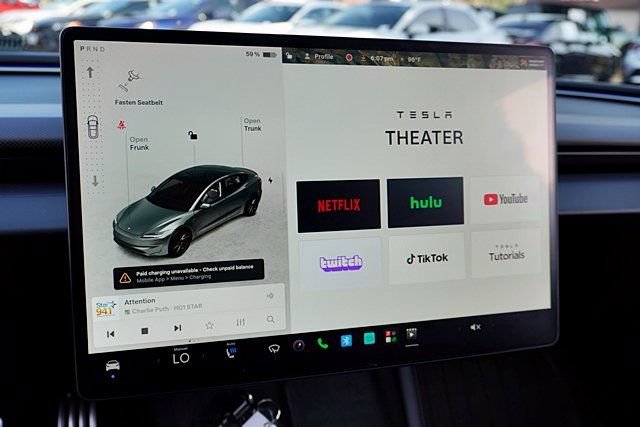 Used 2025 Tesla Model 3 Performance AWD/4WD image 40