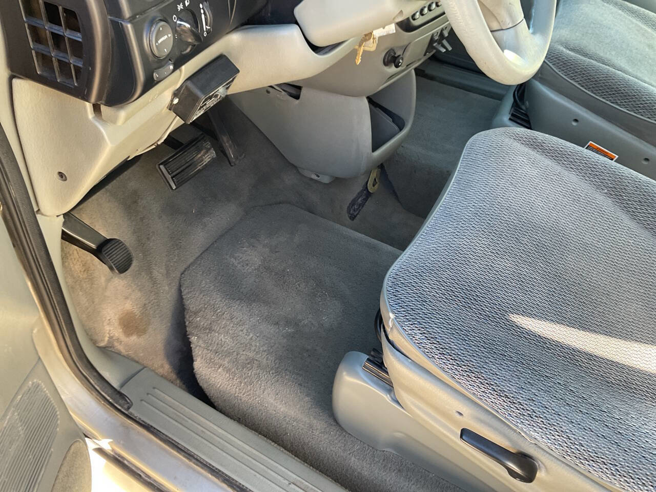 Used 1997 Plymouth Grand Voyager SE image 18