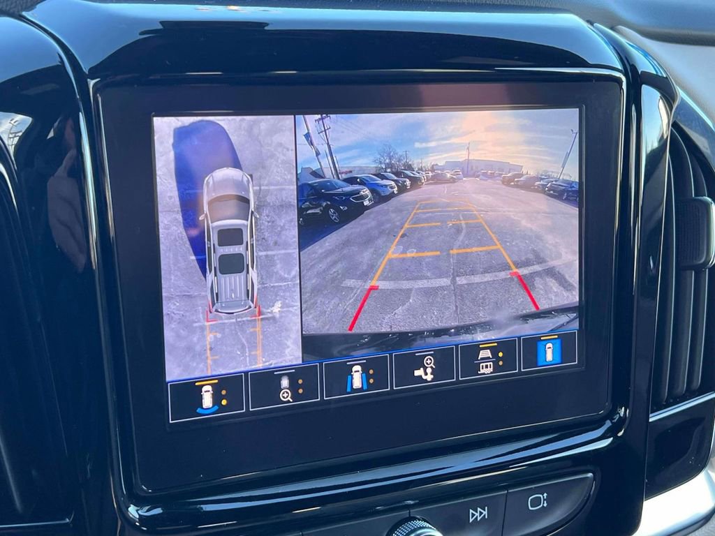 Used 2023 Chevrolet Traverse Premier AWD/4WD image 31