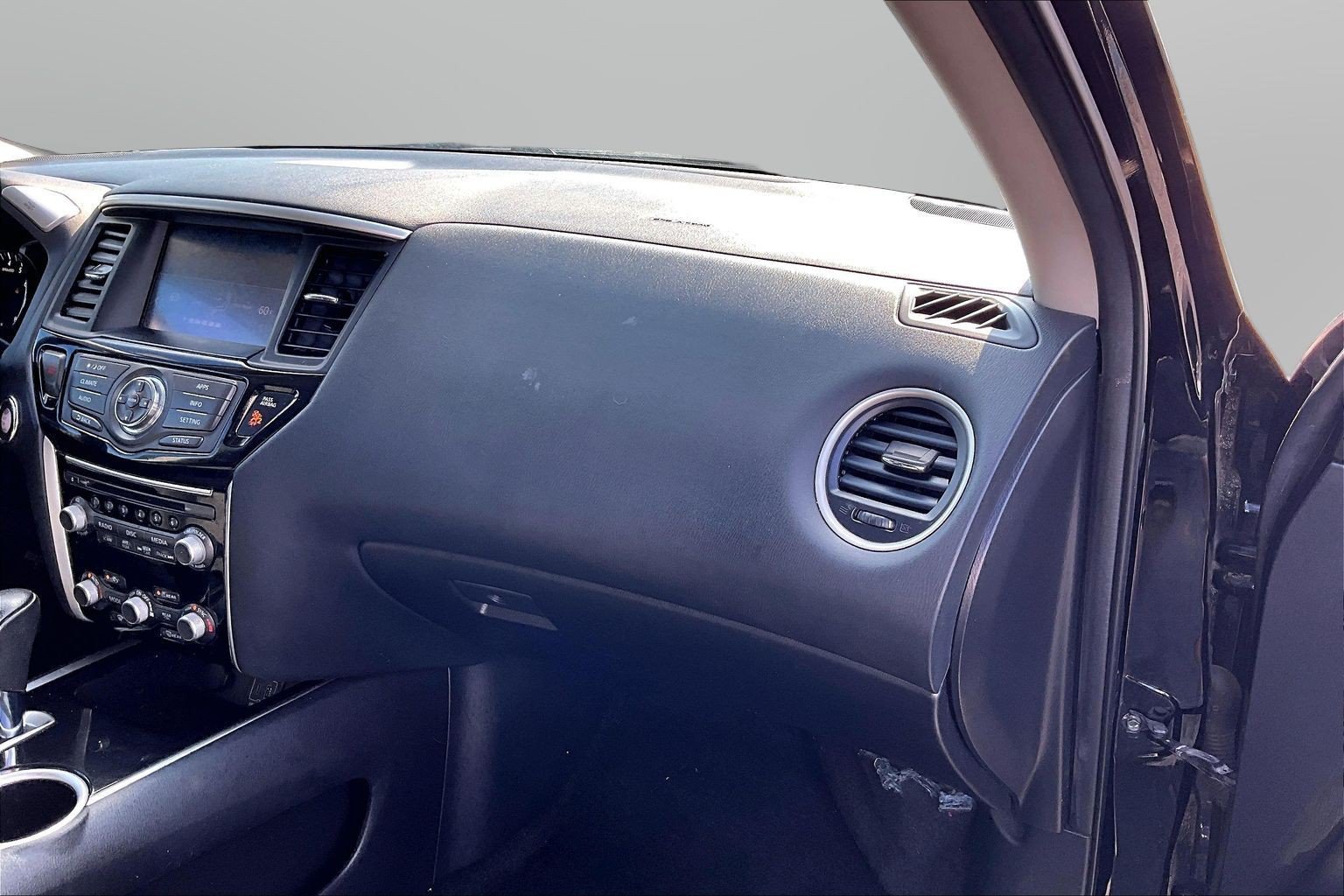 Used 2020 Nissan Pathfinder SV FWD image 21