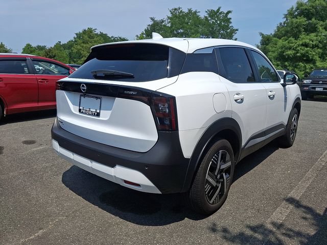 Used 2025 Nissan Kicks SV FWD image 4