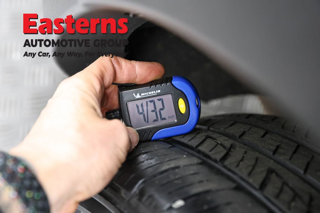 Used 2024 Nissan Pathfinder SV image 29