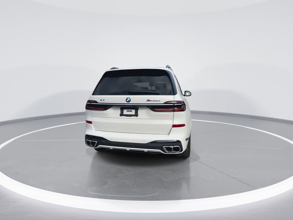 Used 2025 BMW X7 M60i image 7