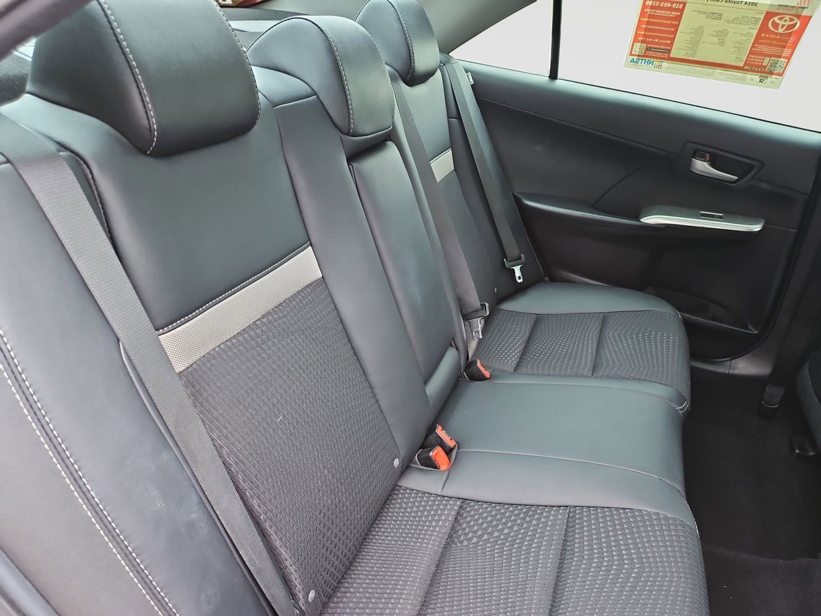 Used 2014 Toyota Camry SE w/ Moonroof Package FWD image 39