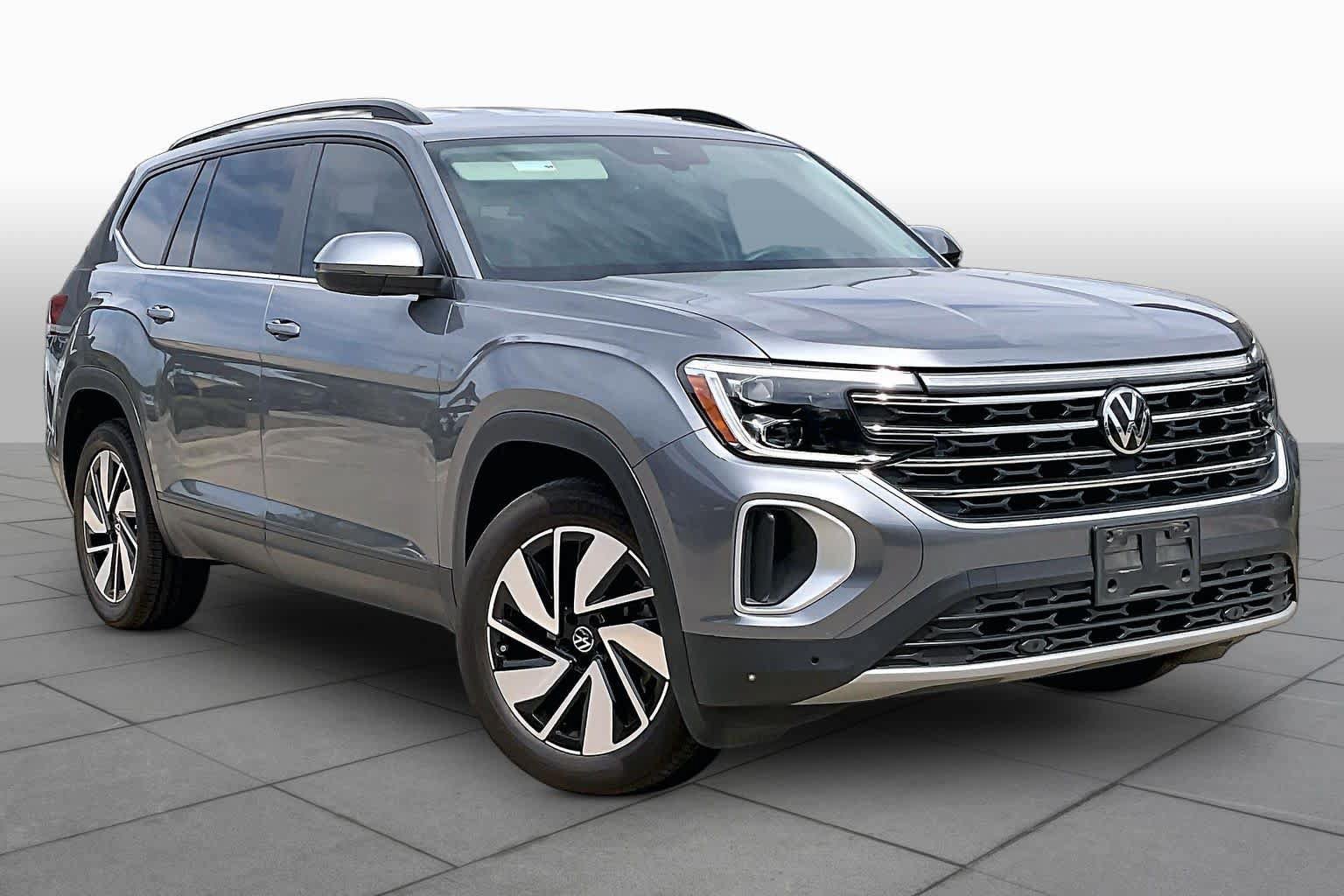 Used 2024 Volkswagen Atlas SE FWD image 3