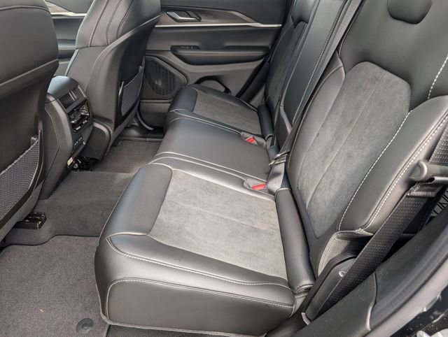 New 2026 Jeep Grand Cherokee Altitude AWD/4WD image 24